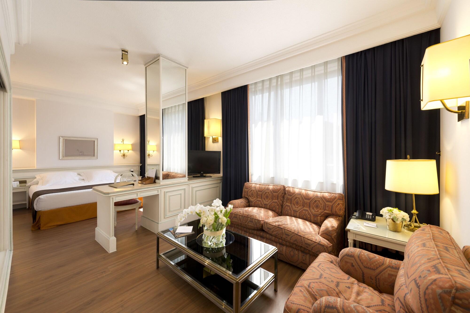 Hotel Miguel Angel Madrid Exterior foto A suite at the hotel