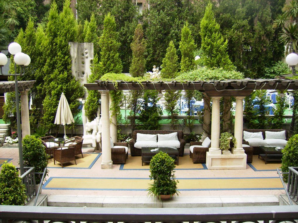 Hotel Miguel Angel Madrid Exterior foto The Pergola