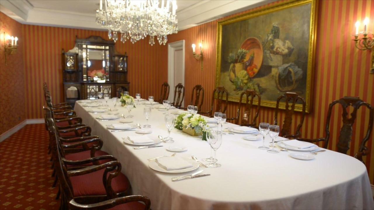 Hotel Miguel Angel Madrid Exterior foto The dining room of the residence of the Spanish ambassador to the United States