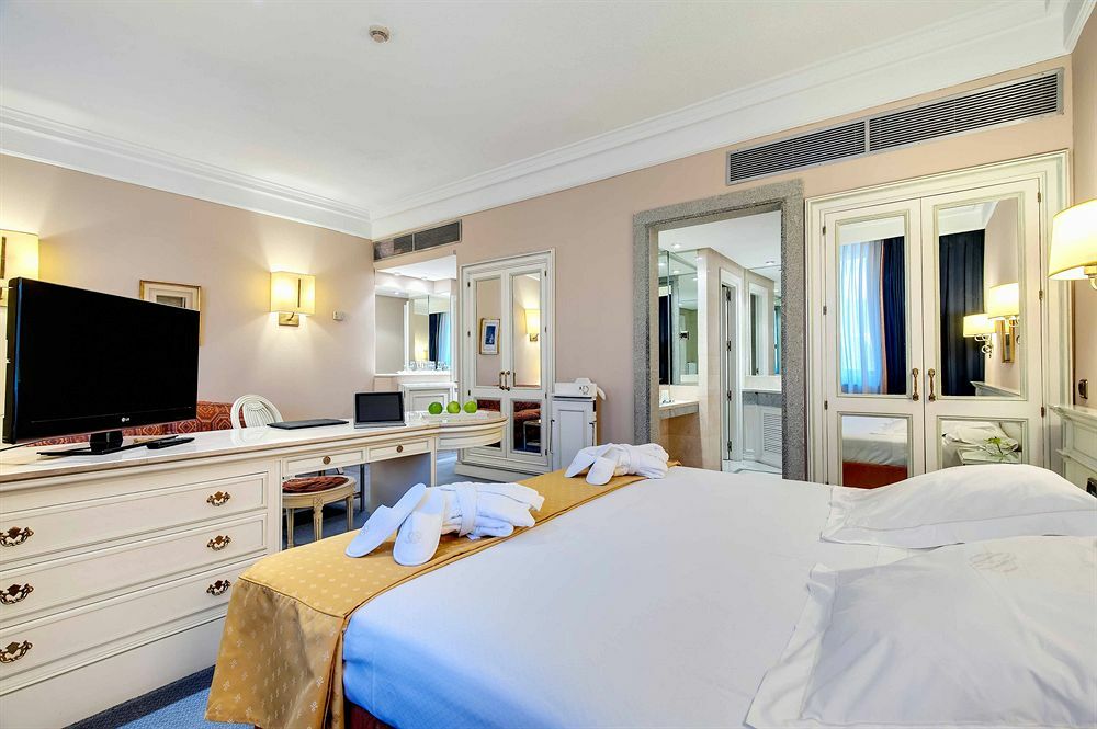 Hotel Miguel Angel Madrid Exterior foto Deluxe Room