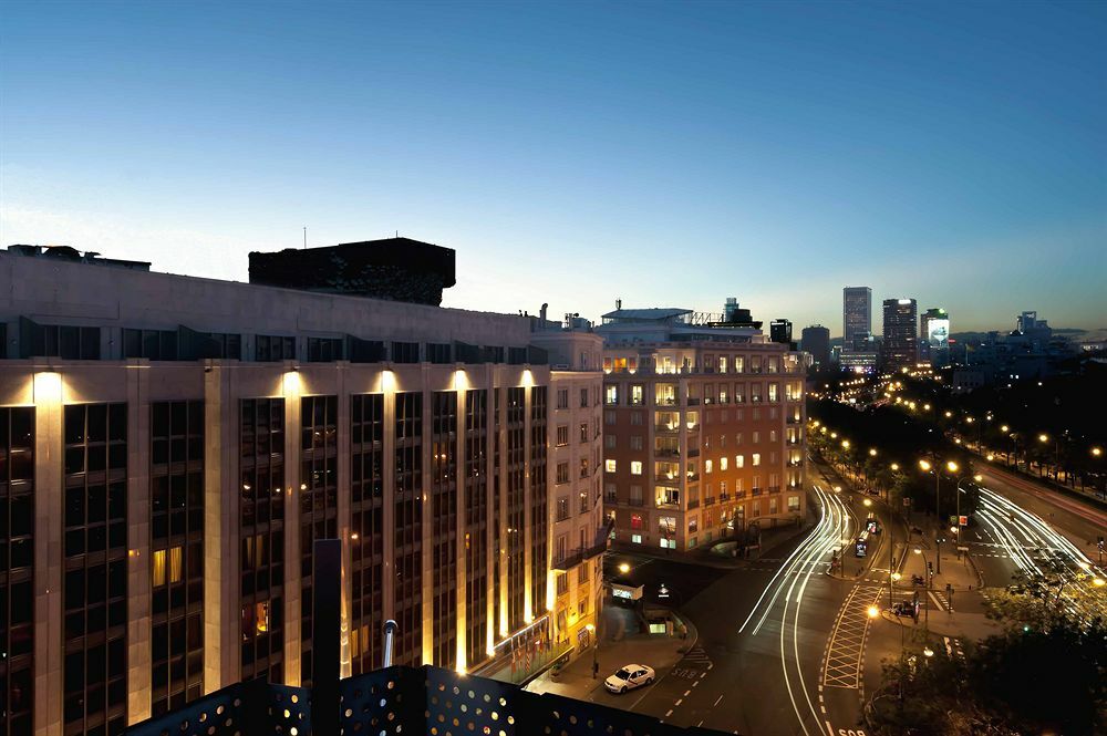 Hotel Miguel Angel Madrid Exterior foto The building at night